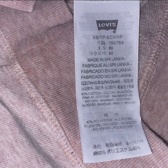LEVI’S Sweatshirt. - Picture 5 of 7